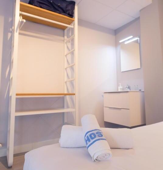 Standard Single Room Shared Bathroom, Hostal Viena