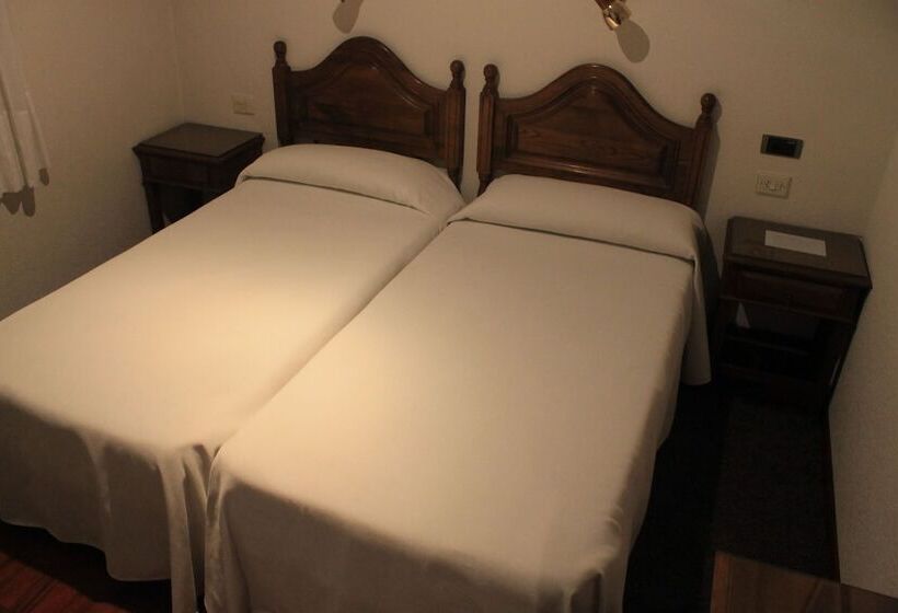 Standard Single Room, Los Perales