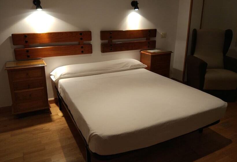 Standard Single Room, Los Perales