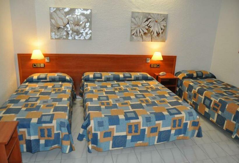 Standard Quadruple Room, Nautilus