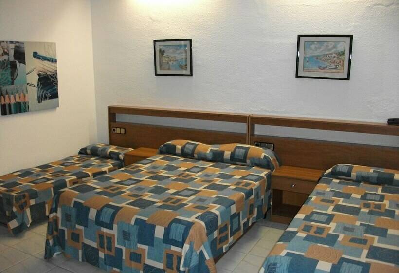 Standard Quadruple Room, Nautilus