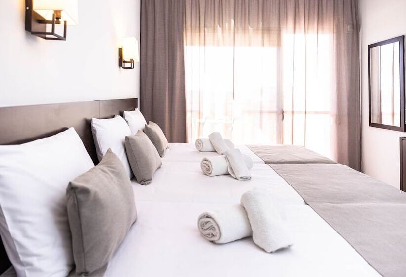 اتاق استاندارد سه نفره, Rvhotels Gr92