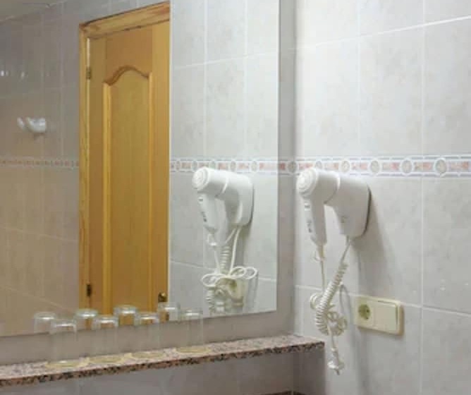 اتاق استاندارد سه نفره, San Carlos