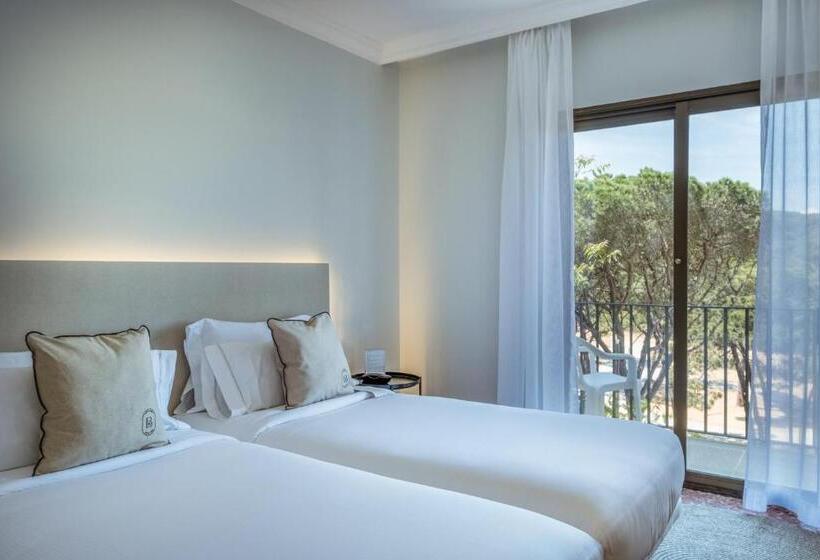 Standard Quadruple Room, Montjoi By Brava Hoteles