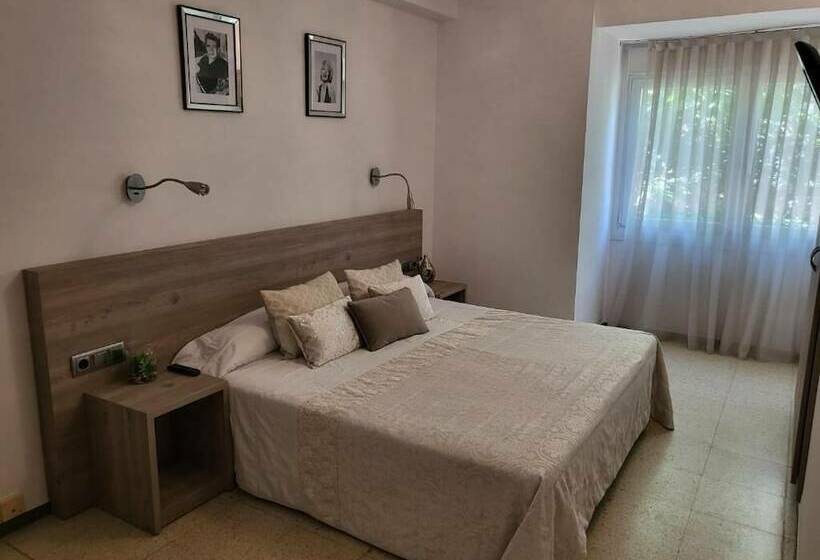 اتاق استاندارد, Hostal Torras