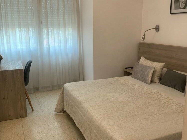 اتاق استاندارد, Hostal Torras