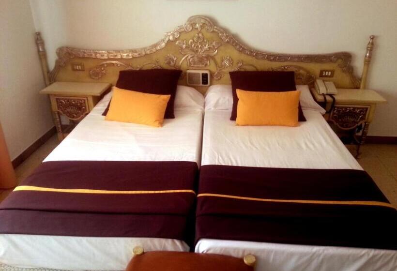 اتاق استاندارد یک نفره, Hostal Del Sol
