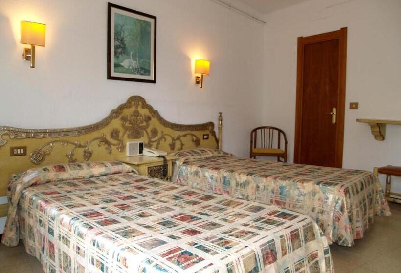 اتاق استاندارد چهار تخته, Hostal Del Sol