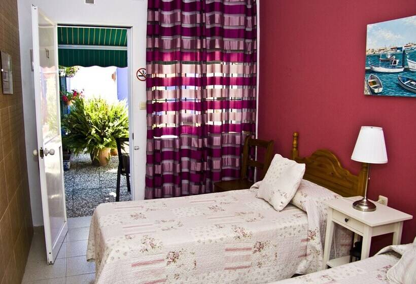 スタンダードルーム, Hostal El Faro
