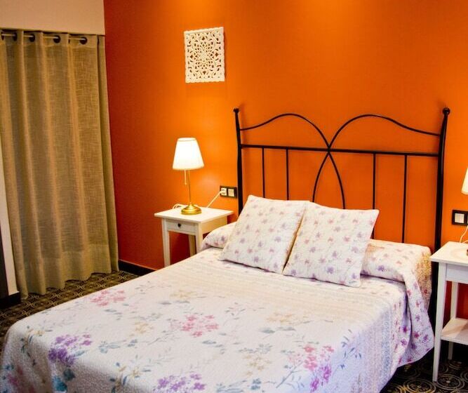 スタンダードトリプルルーム, Hostal El Faro