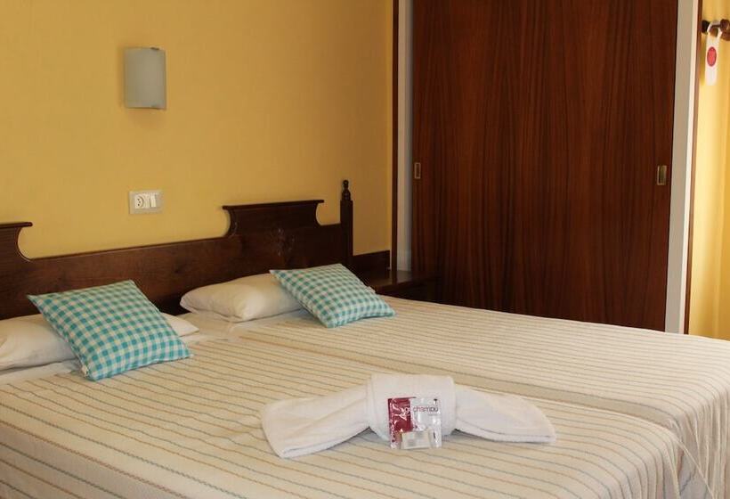 اتاق استاندارد, Hostal Fabrellas