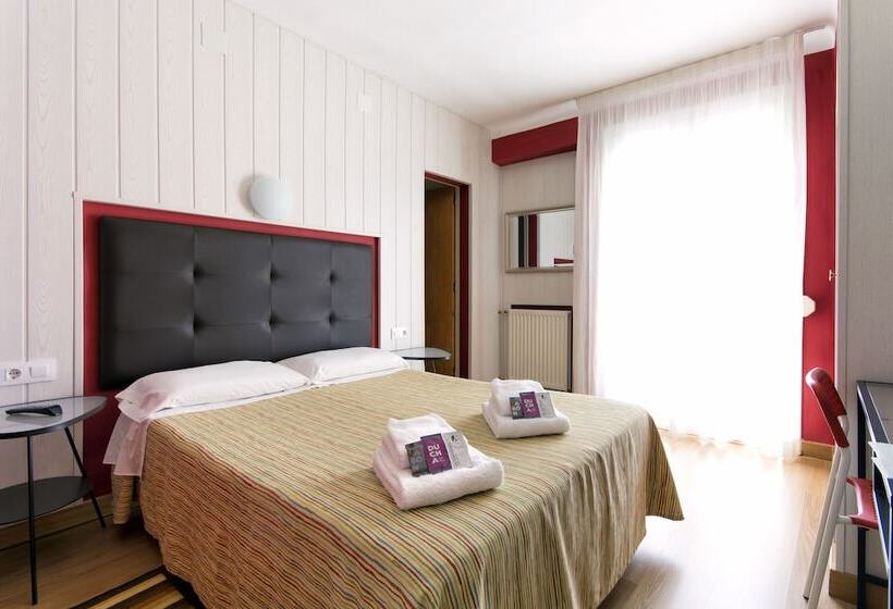 Quarto Estandar, Hostal Fabrellas