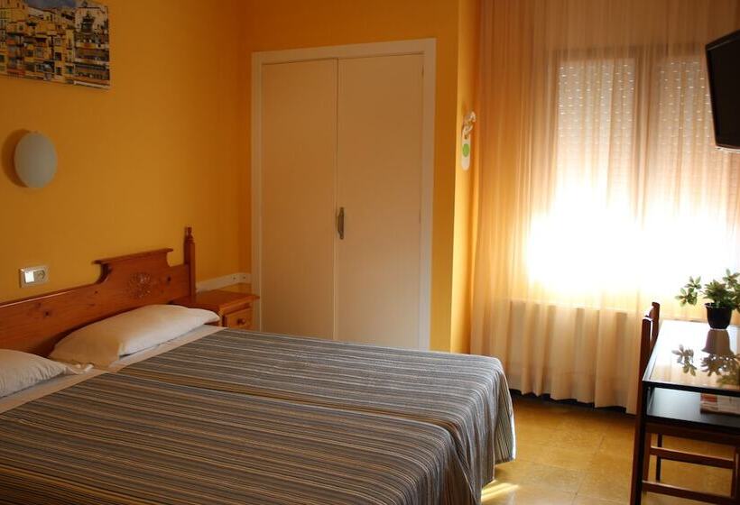 Quarto Estandar, Hostal Fabrellas