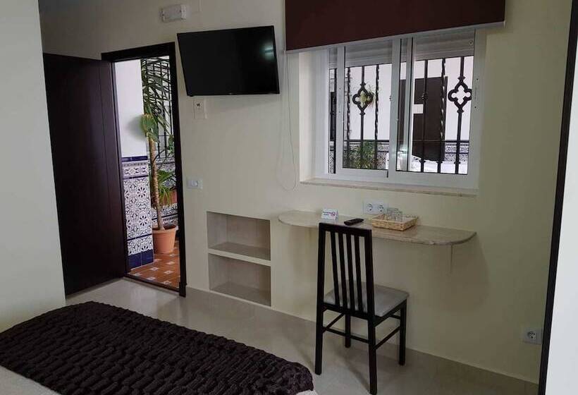 اتاق استاندارد یک نفره, Hostal Malaga