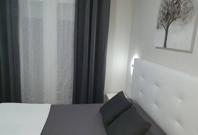 اتاق استاندارد, Hostal Malaga