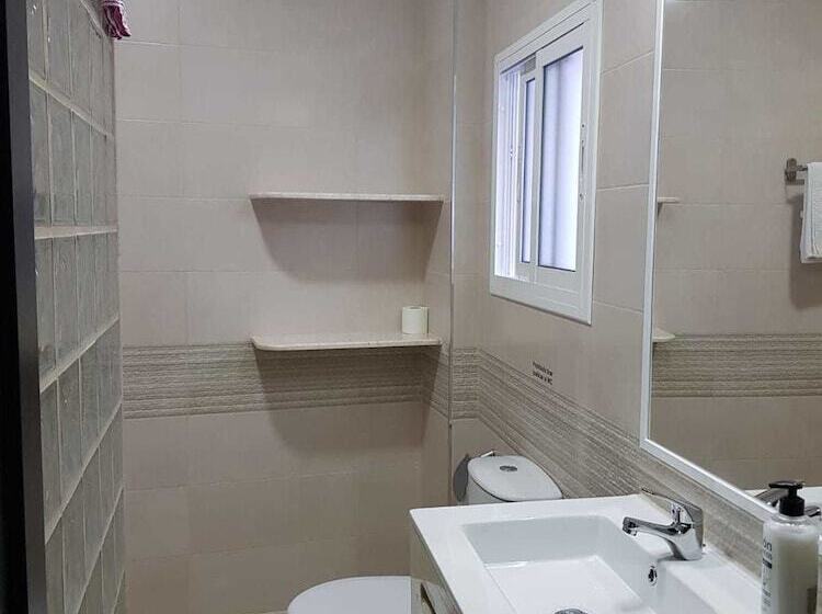اتاق استاندارد, Hostal Malaga