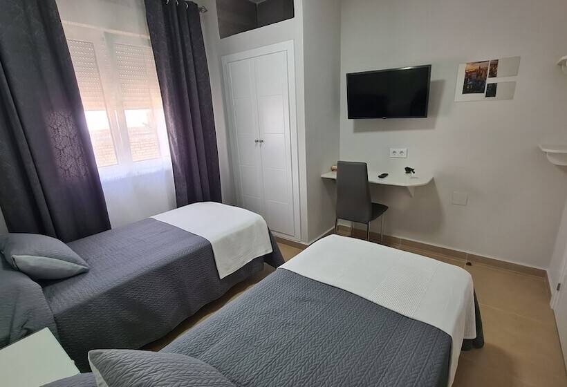 اتاق استاندارد, Hostal Malaga