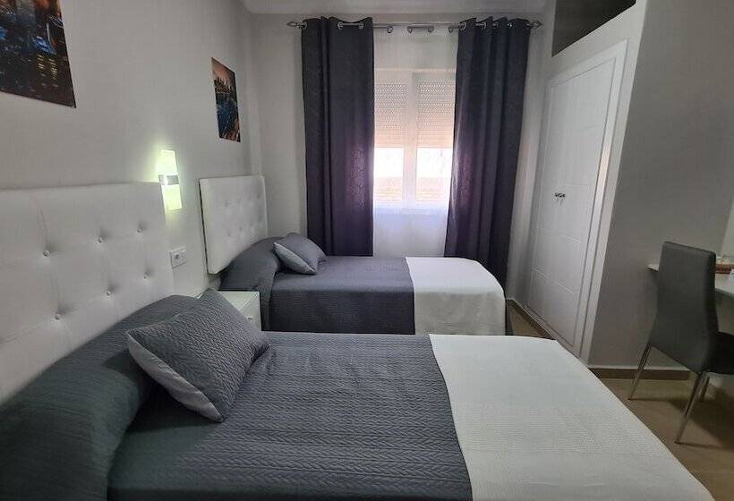 اتاق استاندارد, Hostal Malaga