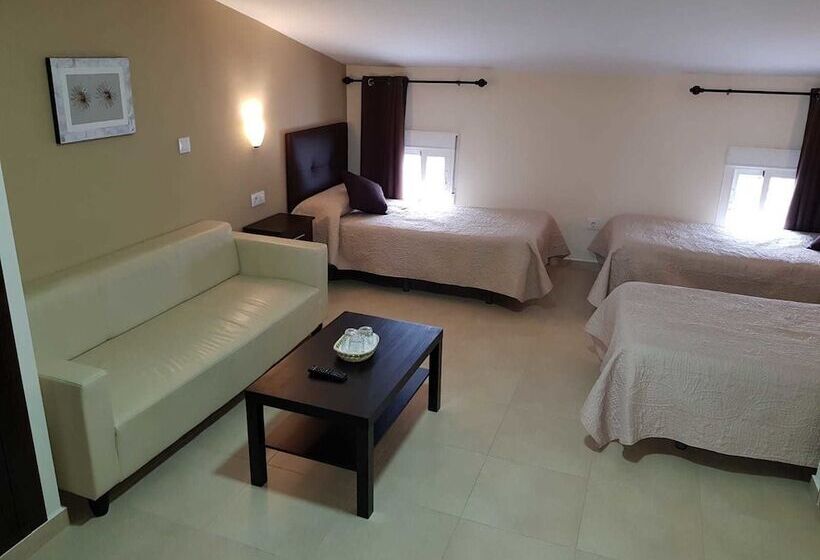 اتاق استاندارد سه نفره, Hostal Malaga