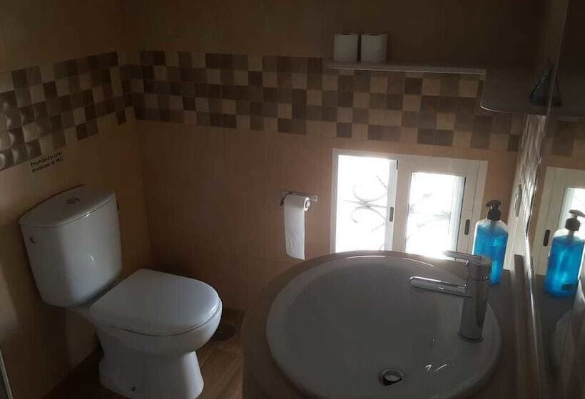 اتاق استاندارد سه نفره, Hostal Malaga