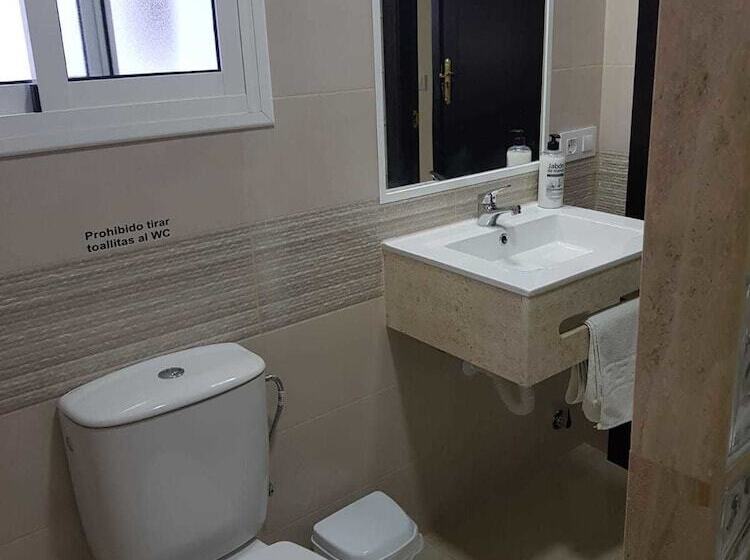 اتاق استاندارد یک نفره, Hostal Malaga