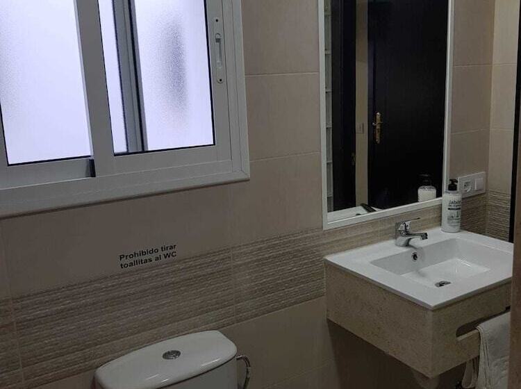 اتاق استاندارد یک نفره, Hostal Malaga