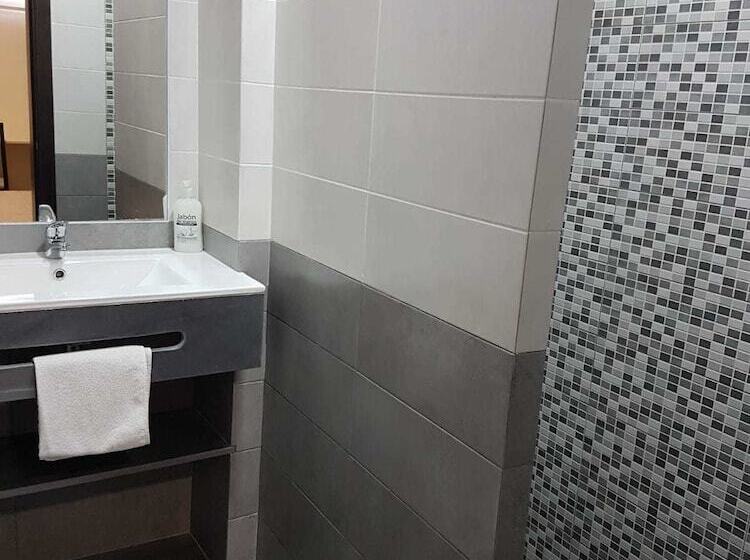 اتاق استاندارد یک نفره, Hostal Malaga