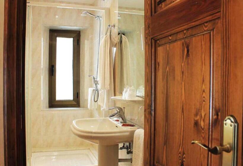 اتاق سوپریور, Hostal Rita Belvedere