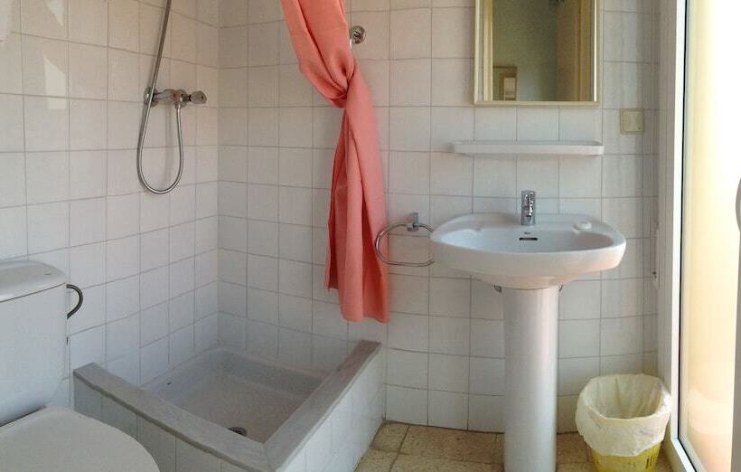 اتاق استاندارد, Hostal Rom Familiar
