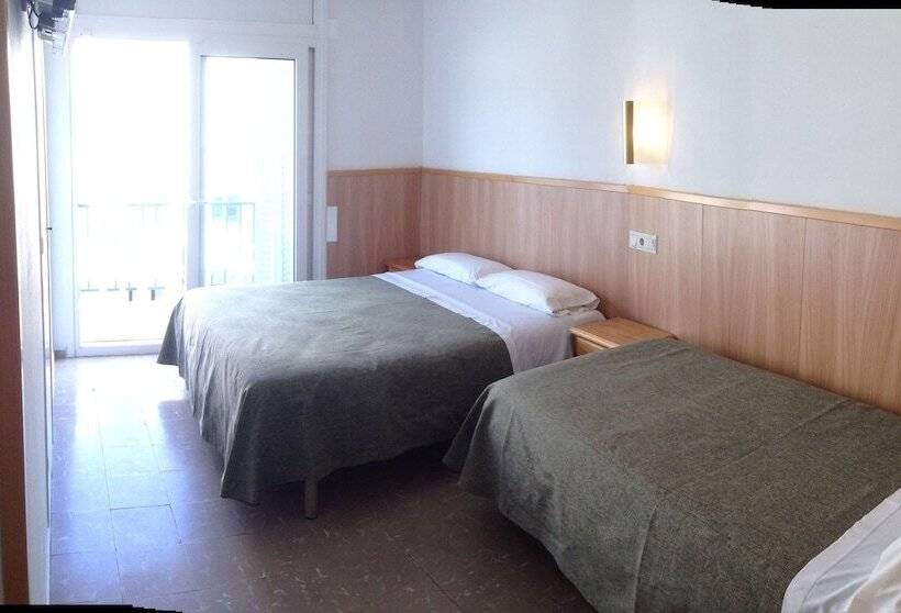 اتاق استاندارد سه نفره, Hostal Rom Familiar