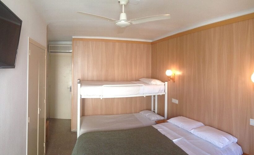 اتاق خانوادگی, Hostal Rom Familiar