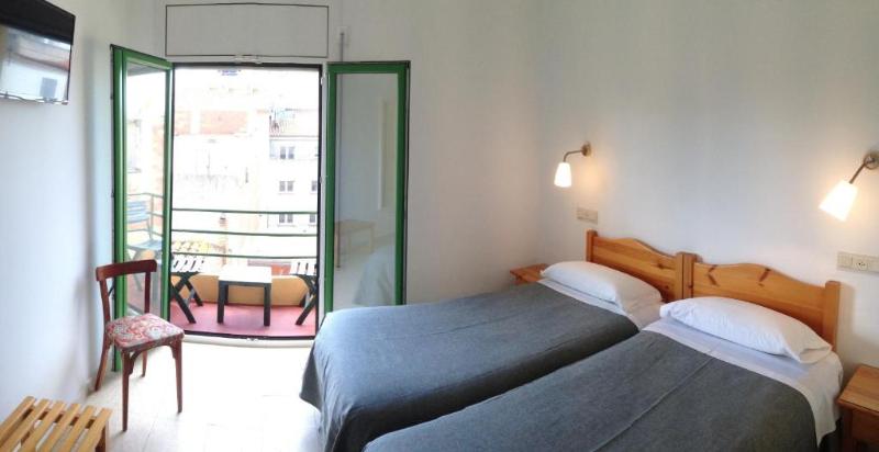 اتاق استاندارد با بالکن, Hostal Rom Familiar