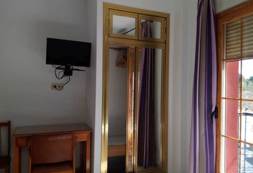 اتاق استاندارد یک نفره, Hostal Rural Montual