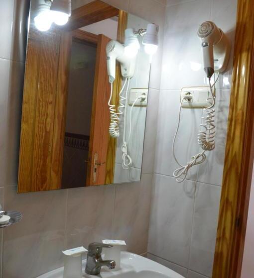 اتاق استاندارد یک نفره, Hostal Rural Montual