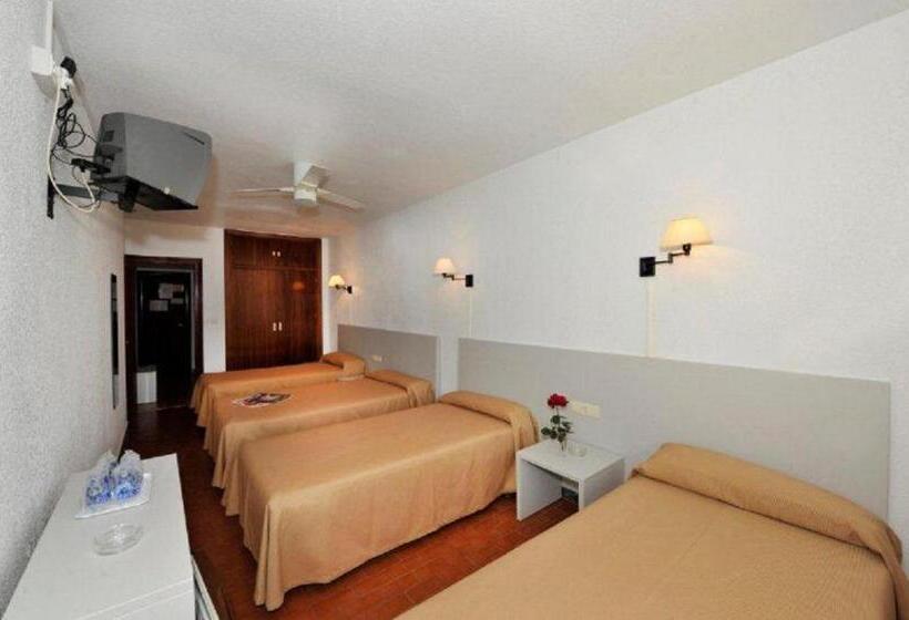 スタンダード４人部屋, Hostal Velilla