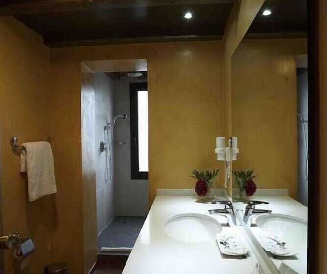 اتاق سوپریور سه تخته, Calitxo