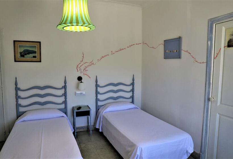 اتاق استاندارد, Hostal Montsoliu