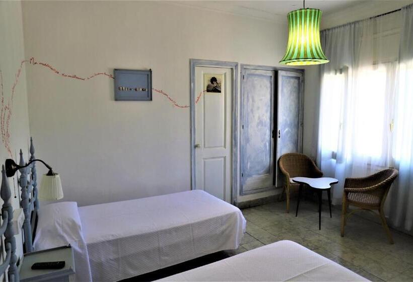 اتاق استاندارد, Hostal Montsoliu