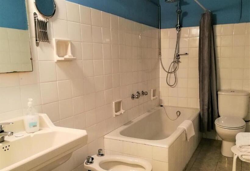 اتاق استاندارد, Hostal Montsoliu