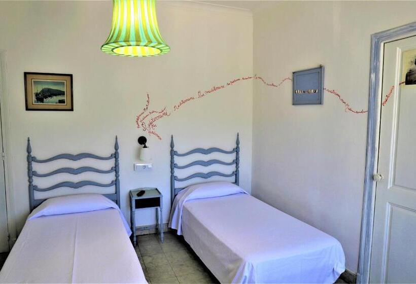 اتاق استاندارد سه نفره, Hostal Montsoliu