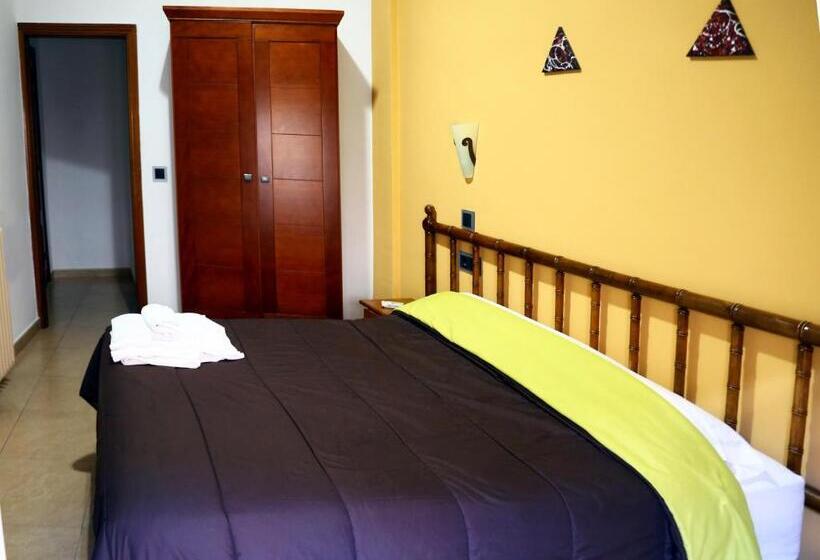 اتاق استاندارد یک نفره, Hostal Muralla