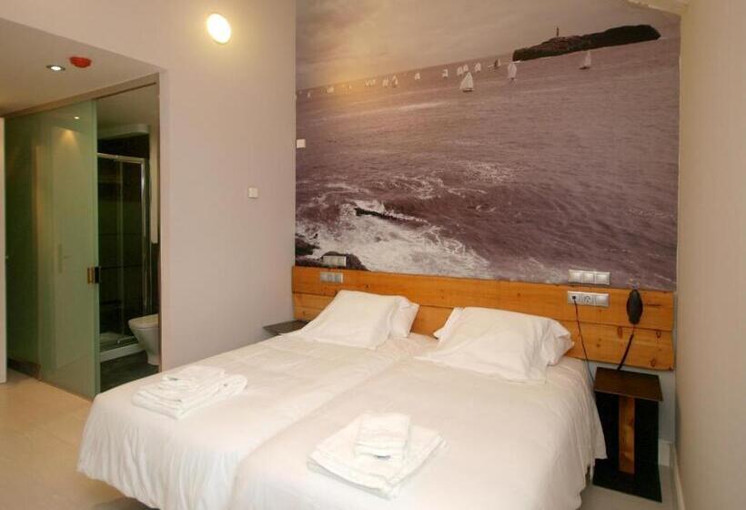 اتاق اساندارد با چشم‌انداز جانبی به دریا, Hosteria Santander