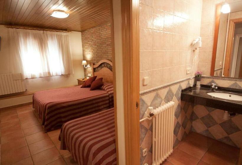 Standard Triple Room, Sant Roc