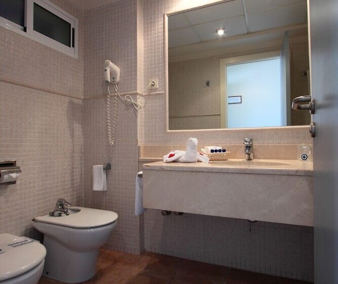 اتاق استاندارد چهار تخته, Hospedium Hotel Abril