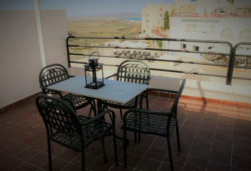 Standard Room with Terrace, Hostal Arco Plaza