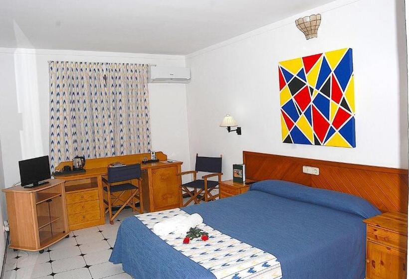 Habitación Estándar Vista Jardín, Hostal Ca'n Tiu