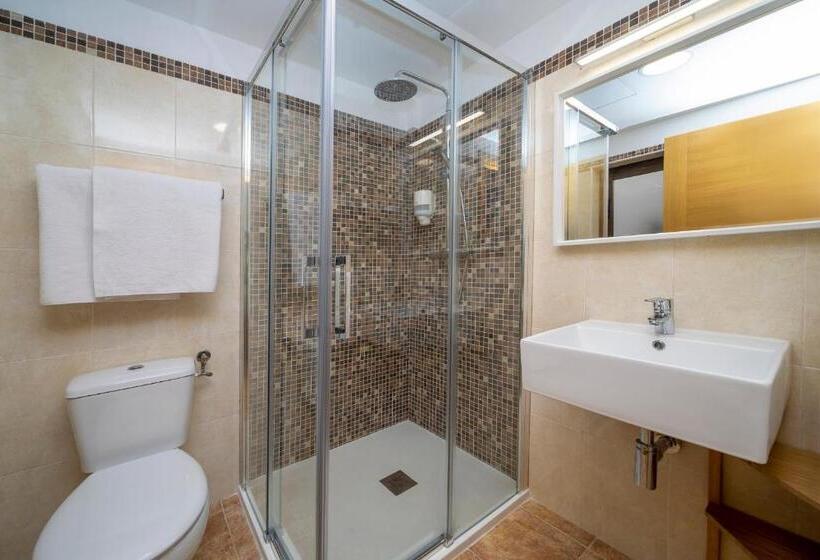 اتاق اکونومی, Hostal Manolita