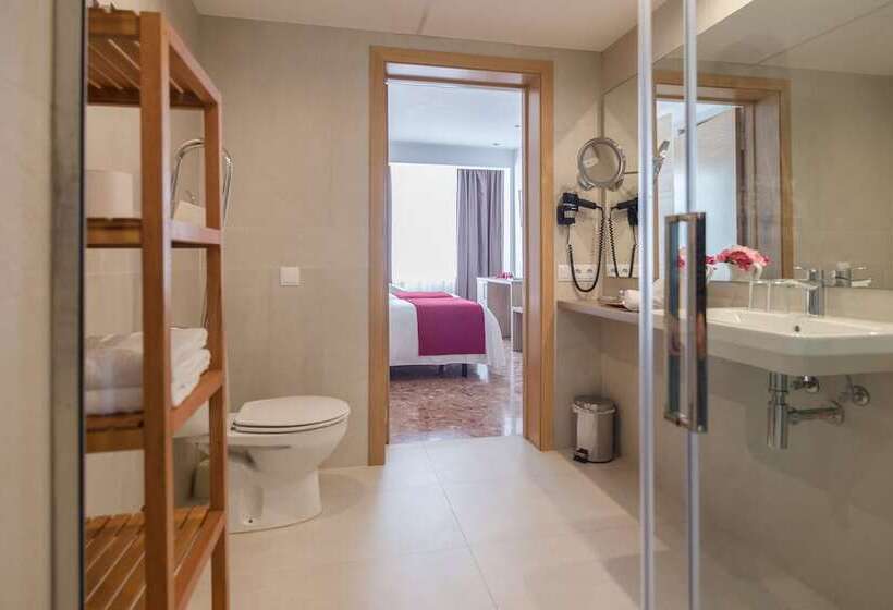 اتاق سوپریور, Hostal Menurka