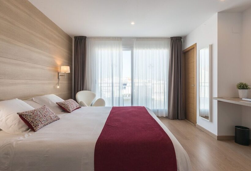 اتاق لوکس, Hostal Menurka