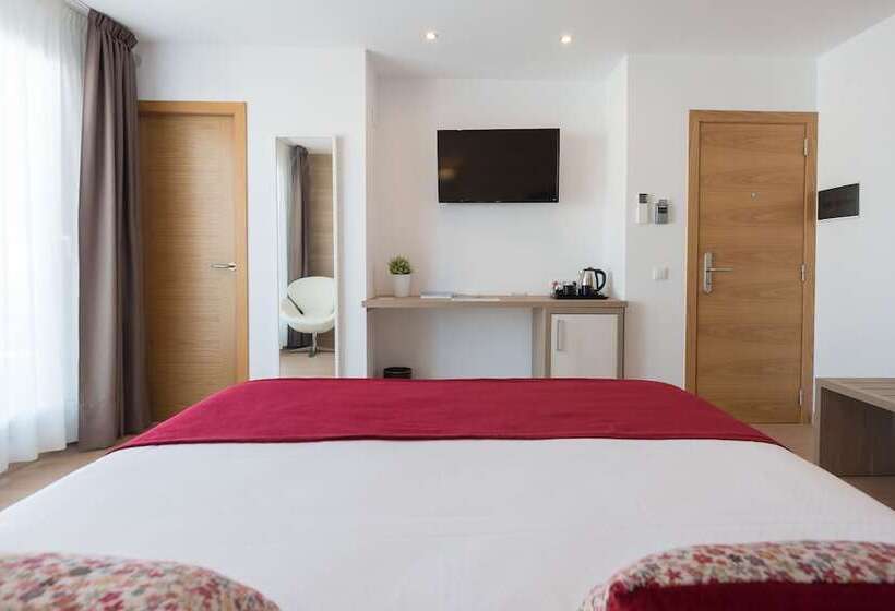 اتاق لوکس, Hostal Menurka